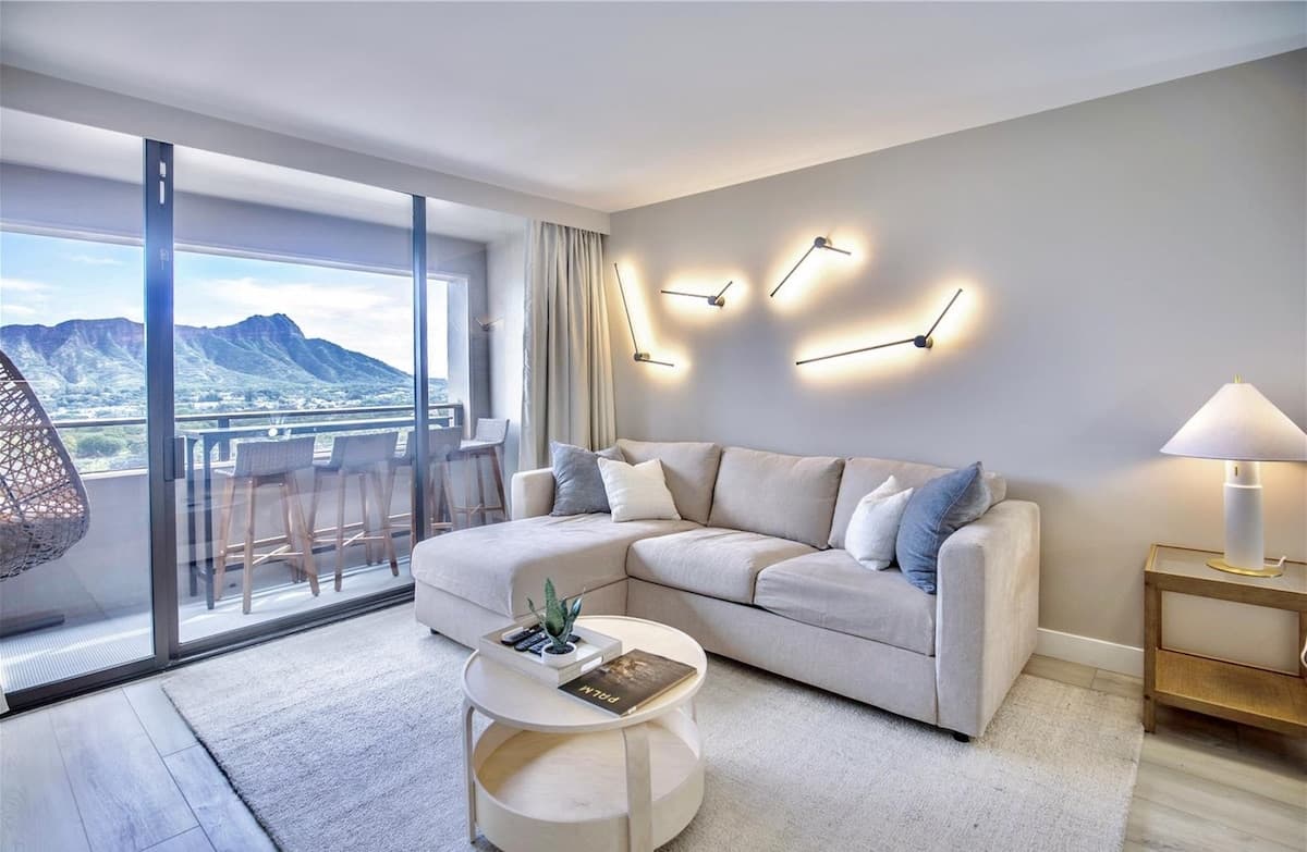 Oceanview Luxury 2BR | Diamond Head | Waikiki - Photo 3
