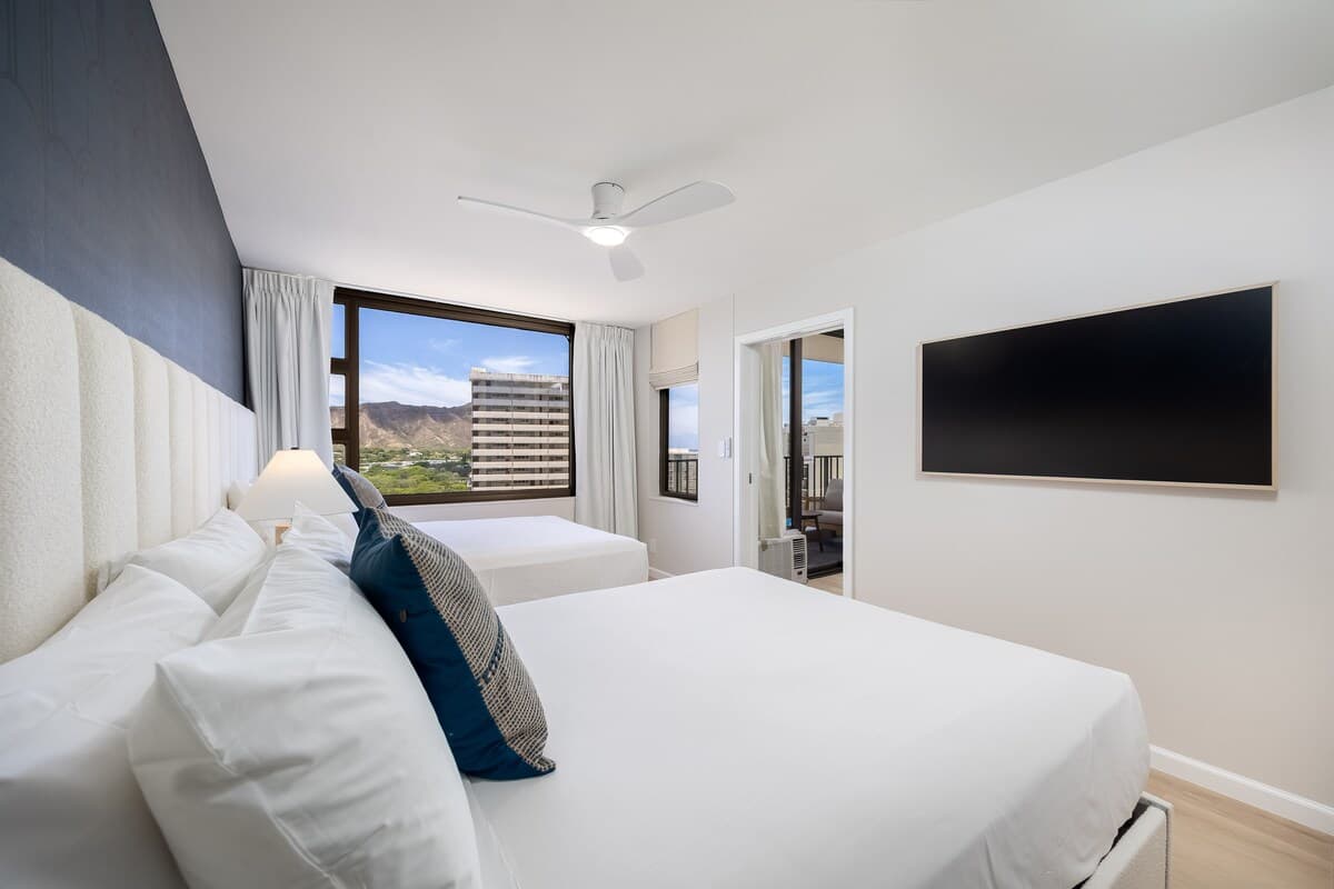 Waikiki condo w/ lanai, views & beach gear - Photo 1