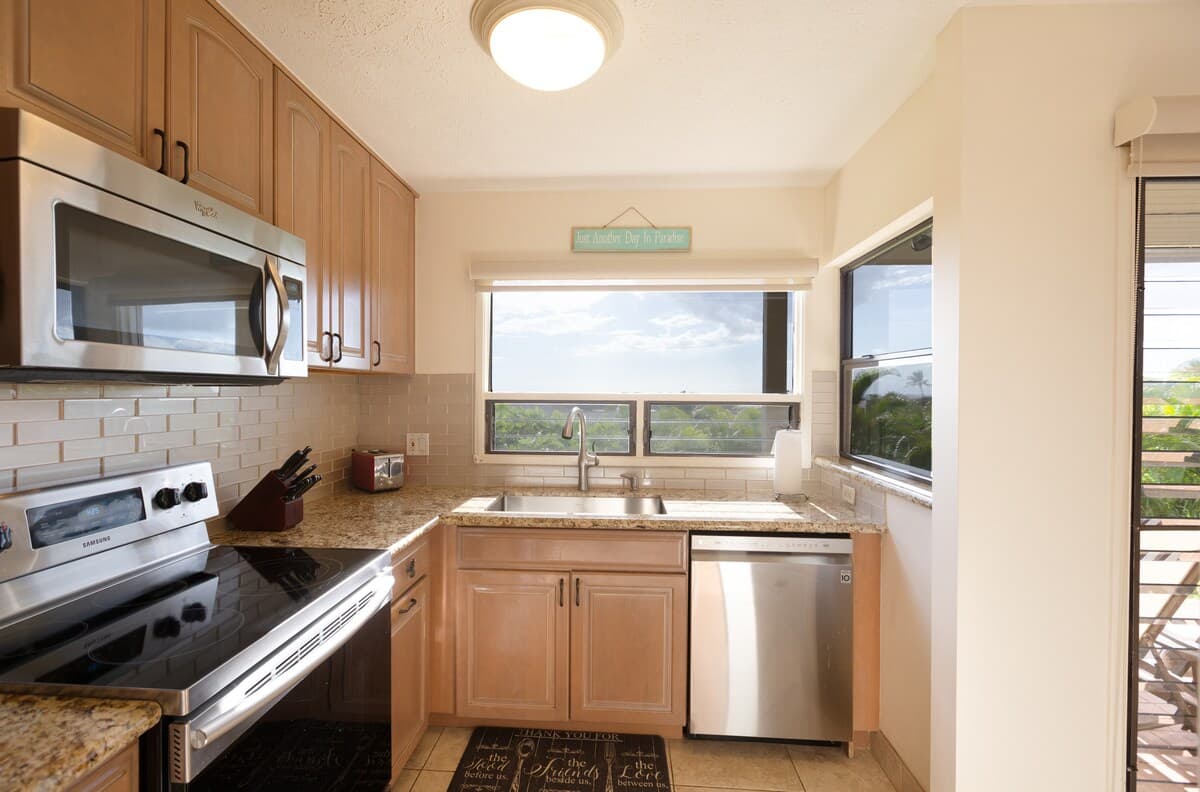 Condo in Kihei · ★4.7 · 2 bedrooms · 3 beds · 2 private baths - Photo 5
