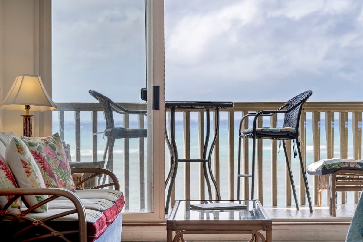 Home in Lahaina · ★4.93 · Studio · 1 bed · 1 private bath - Photo 2