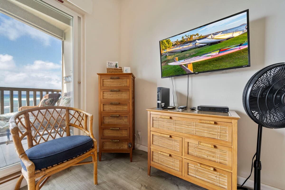 Home in Lahaina · ★4.93 · Studio · 1 bed · 1 private bath - Photo 5