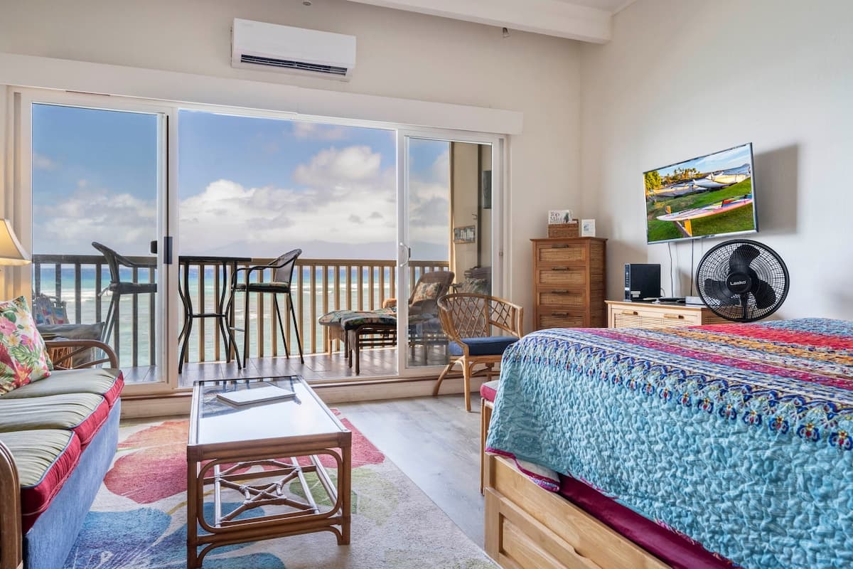 Home in Lahaina · ★4.93 · Studio · 1 bed · 1 private bath - Photo 1