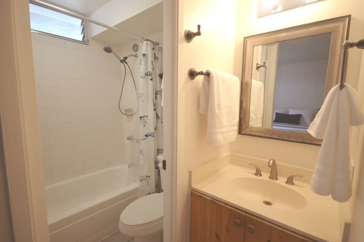 KV1107A Studio 2 blocks to Beach Waikiki - Photo 2