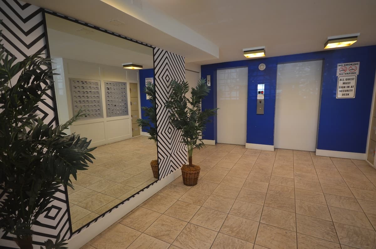 Condo in Honolulu · ★4.54 · Studio · 2 beds · 1 private bath - Photo 3