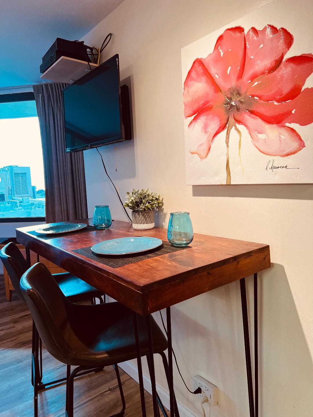 Condo in Honolulu · ★4.58 · Studio · 1 bed · 1 shared bath - Photo 5