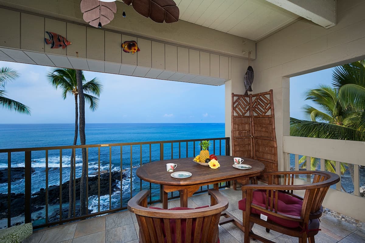 Condo in Kailua-Kona · ★4.86 · Studio · 1 bed · 1 bath - Photo 3