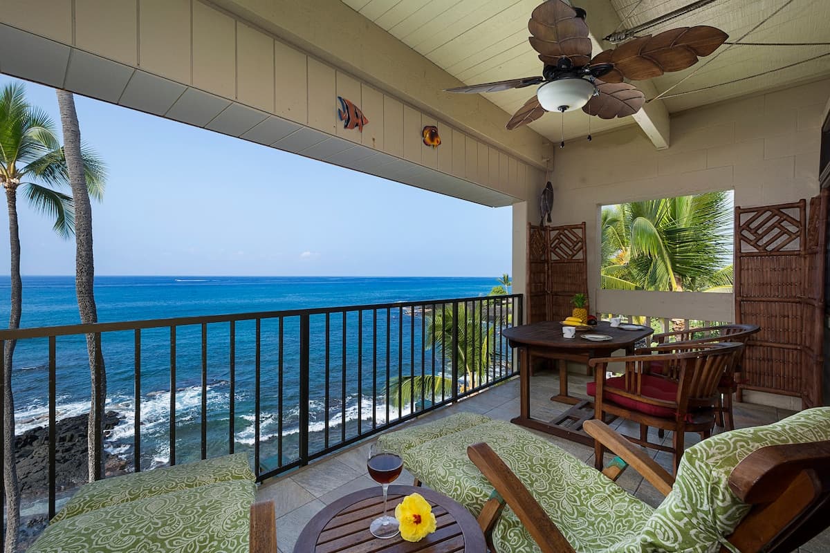 Condo in Kailua-Kona · ★4.86 · Studio · 1 bed · 1 bath - Photo 1