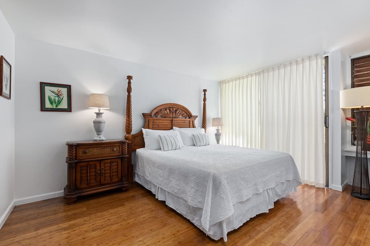 Home in Kahuku · ★4.76 · 1 bedroom · 2 beds · 2 private baths - Photo 2