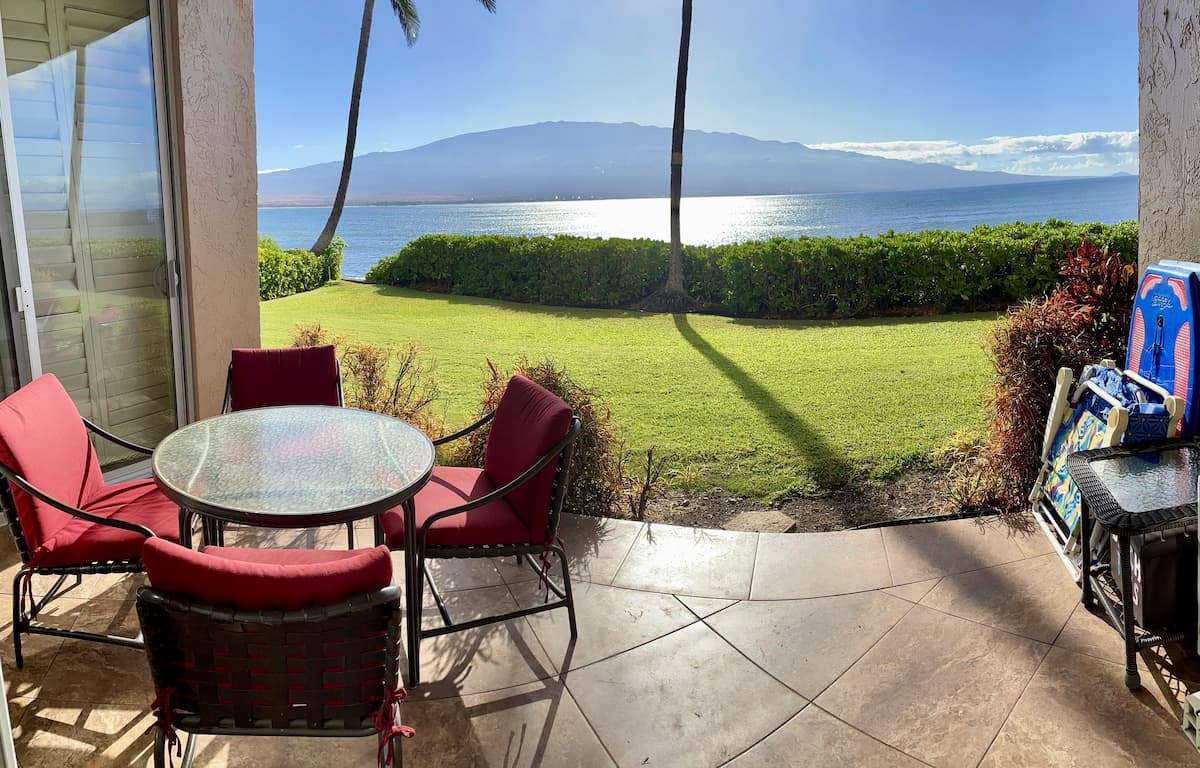 Condo in Wailuku · ★4.88 · 2 bedrooms · 2 beds · 2 baths - Photo 1