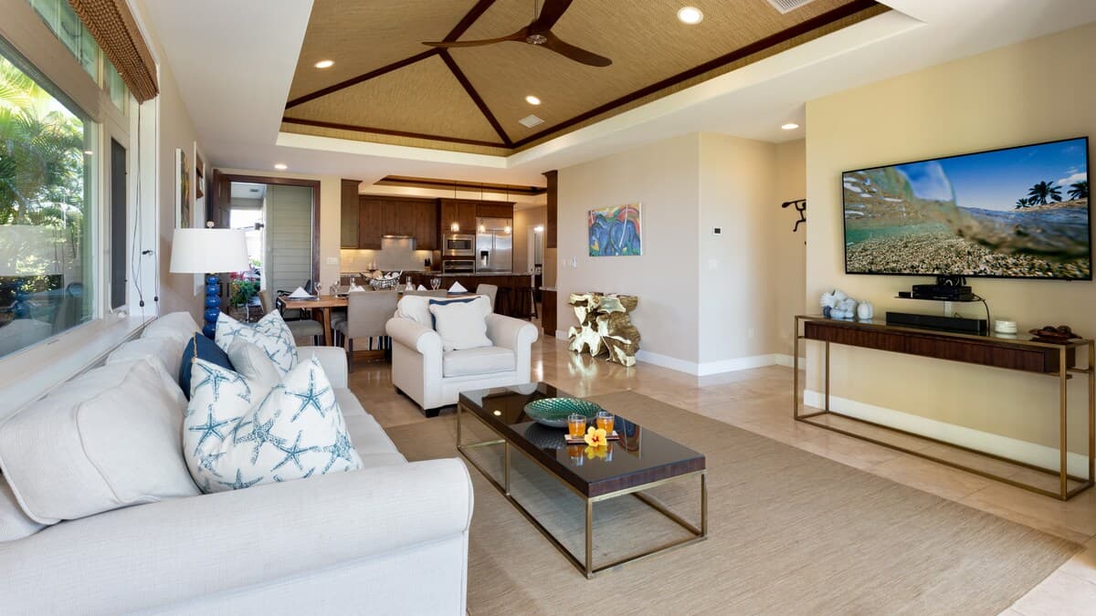 Home in Waimea · ★4.93 · 3 bedrooms · 6 beds · 2.5 private baths - Photo 2