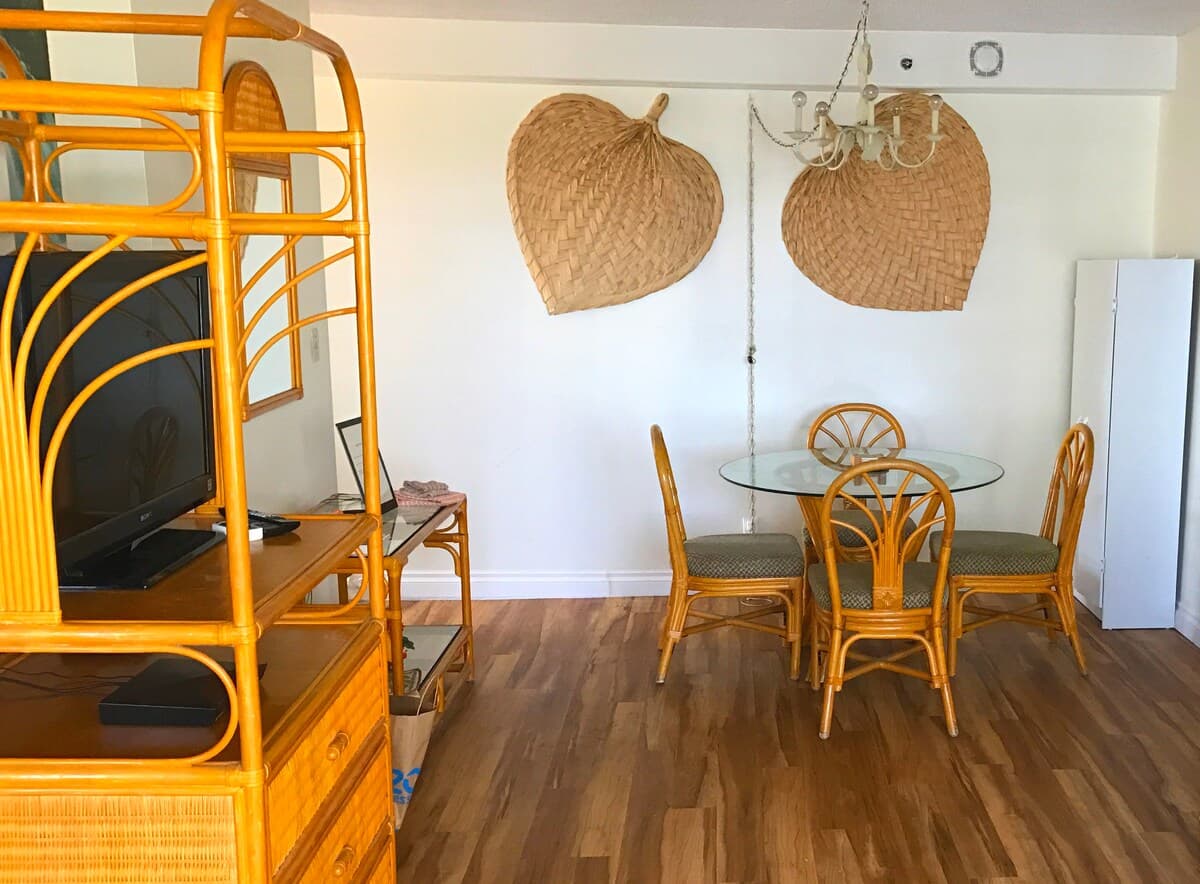 Condo in Honolulu · ★4.44 · 1 bedroom · 2 beds · 1 private bath - Photo 5