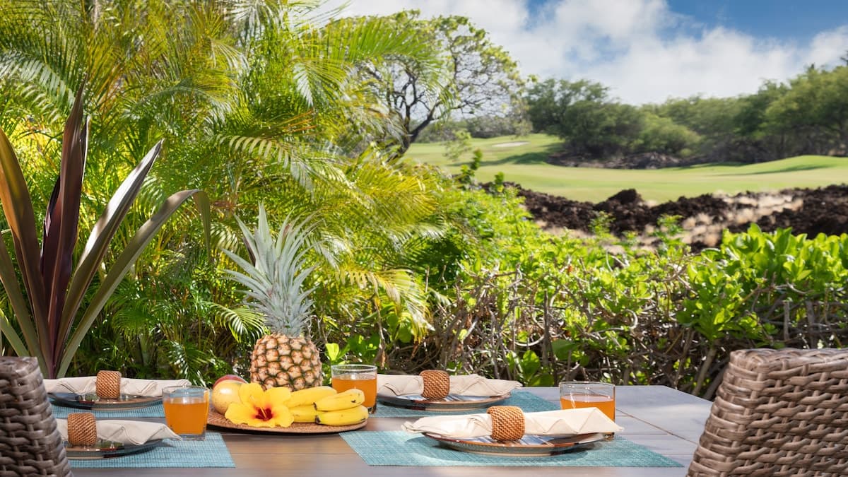 Townhouse in Waimea · ★4.9 · 3 bedrooms · 5 beds · 2.5 private baths - Photo 1