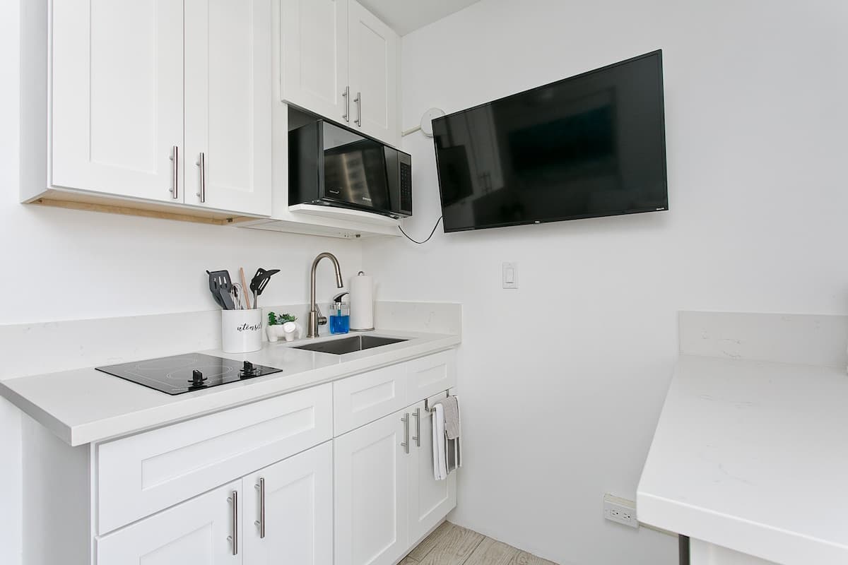 Condo in Honolulu · ★4.6 · 1 bedroom · 1 bed · 1 private bath - Photo 1