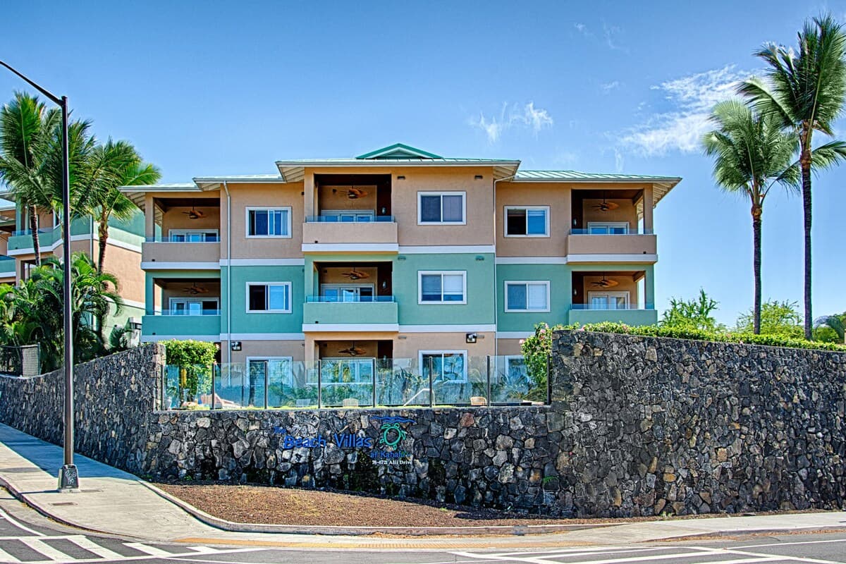 Condo in Kailua-Kona · ★4.92 · 2 bedrooms · 5 beds · 2 baths - Photo 3