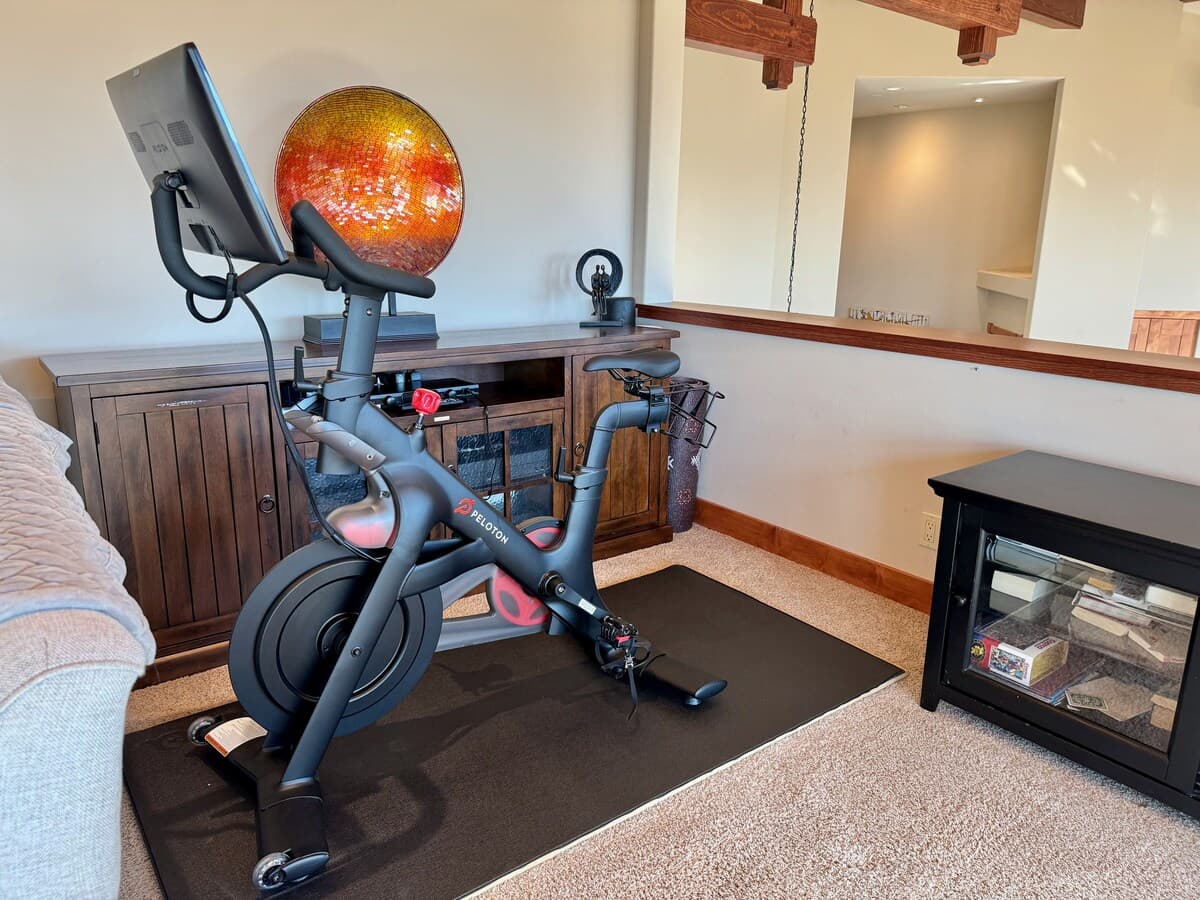 Home in Zephyr Cove · ★4.94 · 5 bedrooms · 7 beds · 3.5 private baths - Photo 5