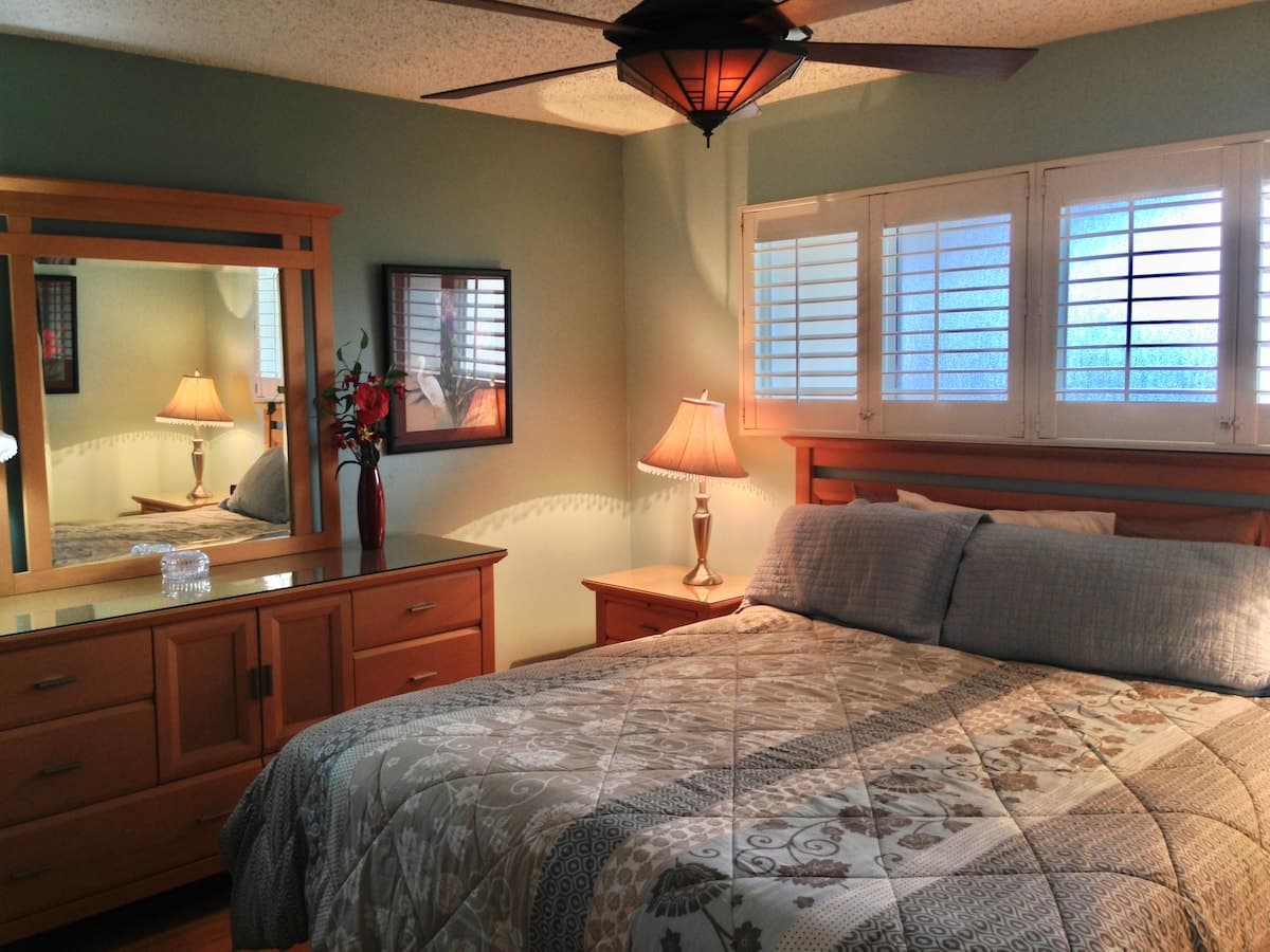Condo in Kihei · ★4.86 · 1 bedroom · 2 beds · 1 shared bath - Photo 1