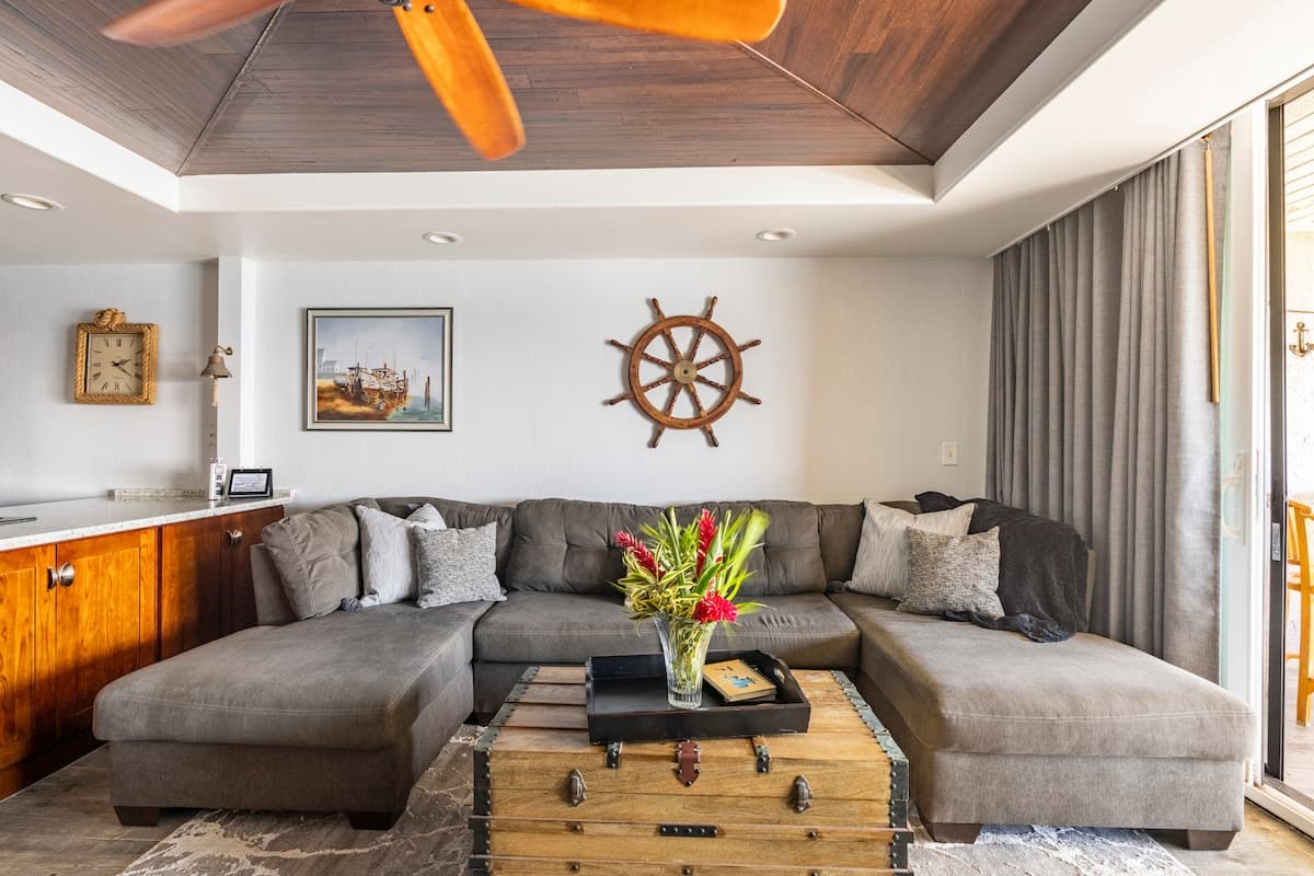 Condo in Kailua-Kona · ★4.96 · 1 bedroom · 1 bed · 1 bath - Photo 2
