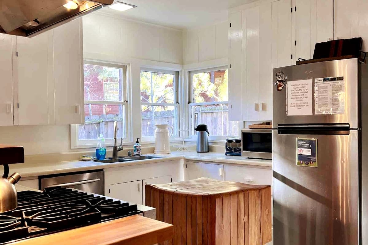 Cute 1950s Old Tahoe Cottage, Hot Tub, 1 Acre - Photo 3