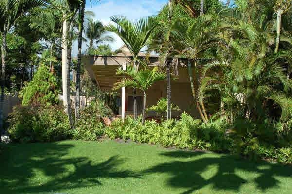 Condo in Kailua-Kona · ★4.61 · 2 bedrooms · 3 beds · 1 private bath - Photo 4