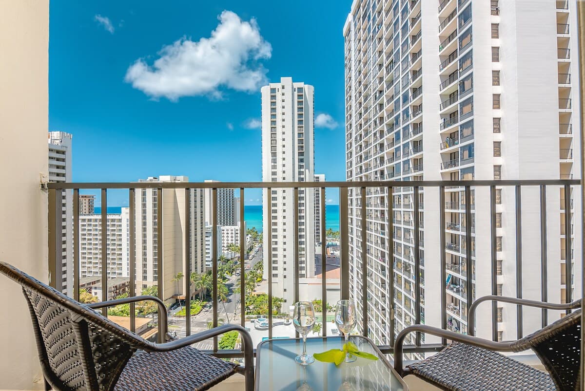 Family Vacation 1bd w/ Pool & Free Parking - Photo 3