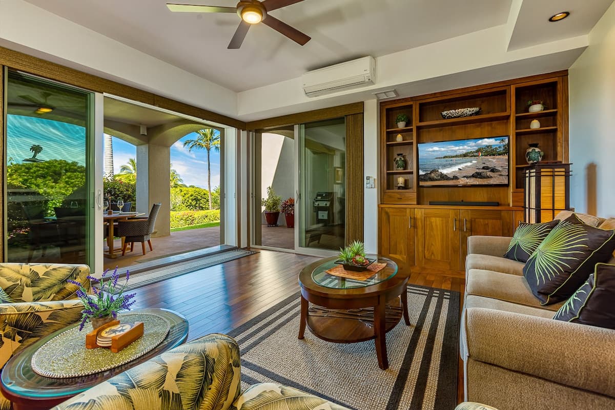 Condo in Kihei · ★4.98 · 1 bedroom · 1 bed · 2 baths - Photo 4