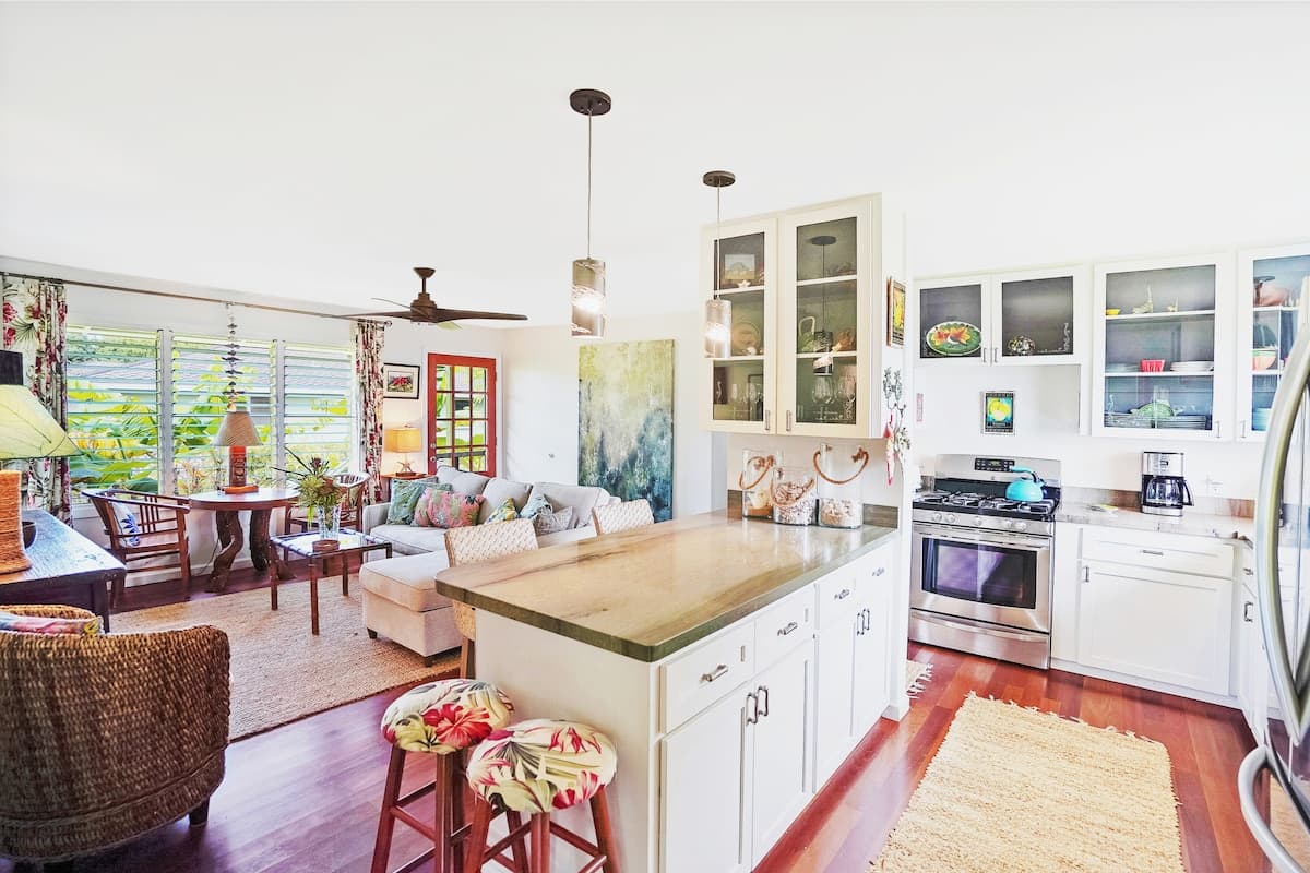 Stylish beach house a short walk to Koloa fun! - Photo 3