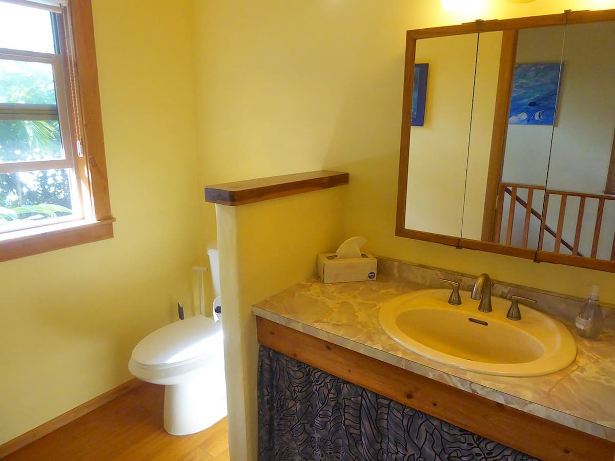Home in Kailua-Kona · ★4.92 · 2 bedrooms · 3 beds · 1.5 private baths - Photo 5