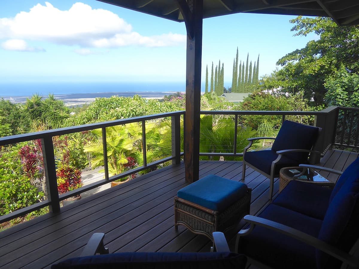 Home in Kailua-Kona · ★4.92 · 2 bedrooms · 3 beds · 1.5 private baths - Photo 3