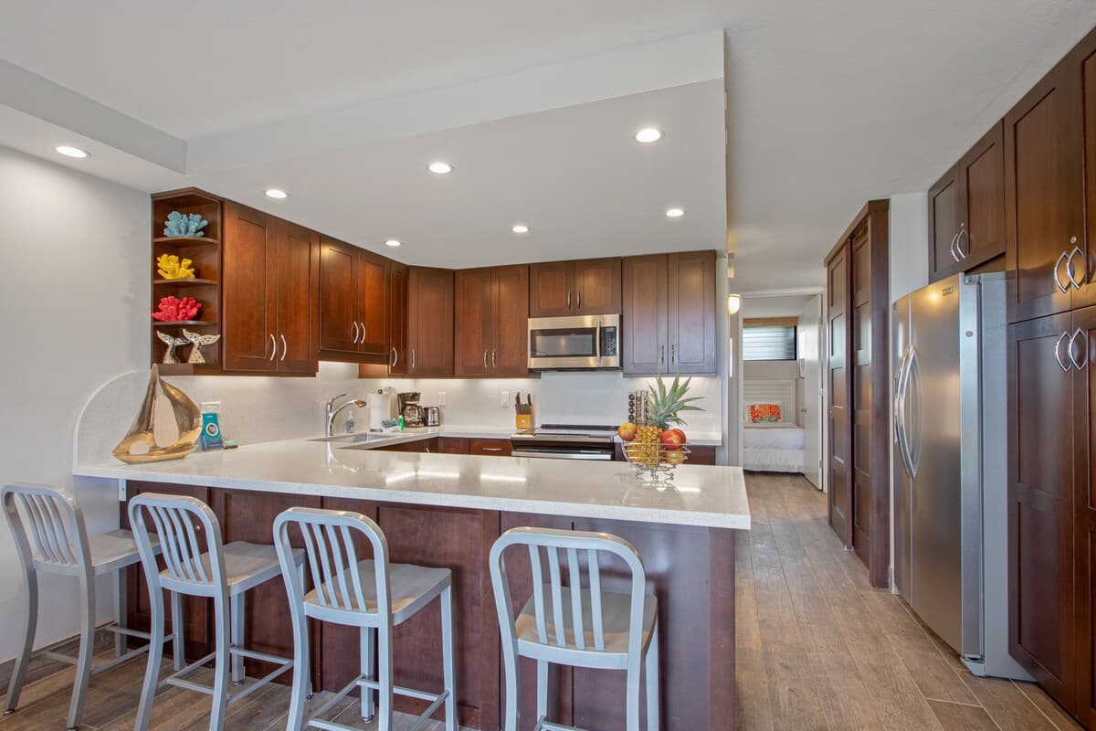 Condo in Lahaina · ★4.96 · 2 bedrooms · 3 beds · 2 baths - Photo 2
