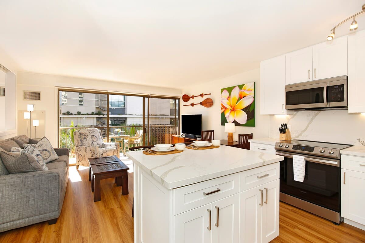 Condo in Honolulu · ★4.63 · 1 bedroom · 2 beds · 1 private bath - Photo 5