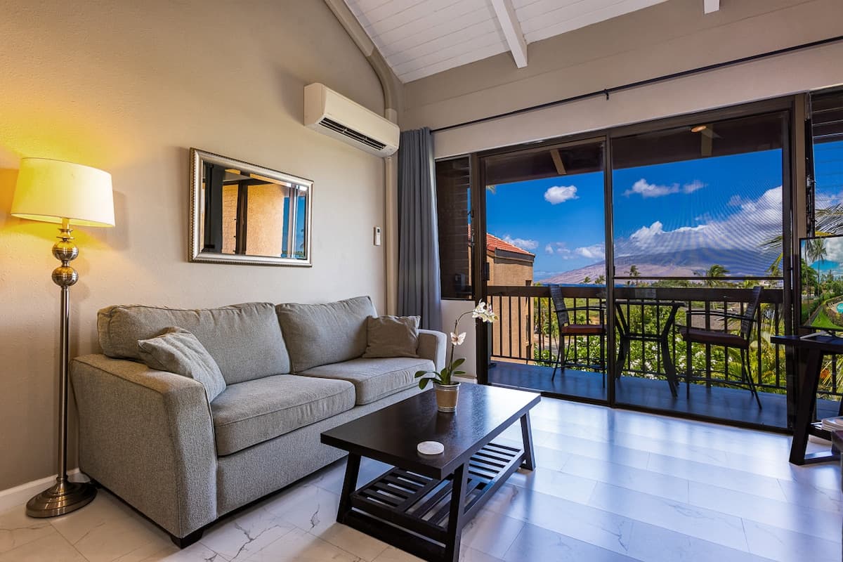 Ocean View, 1 minute walk to the beach 2BR/2BA - Photo 3