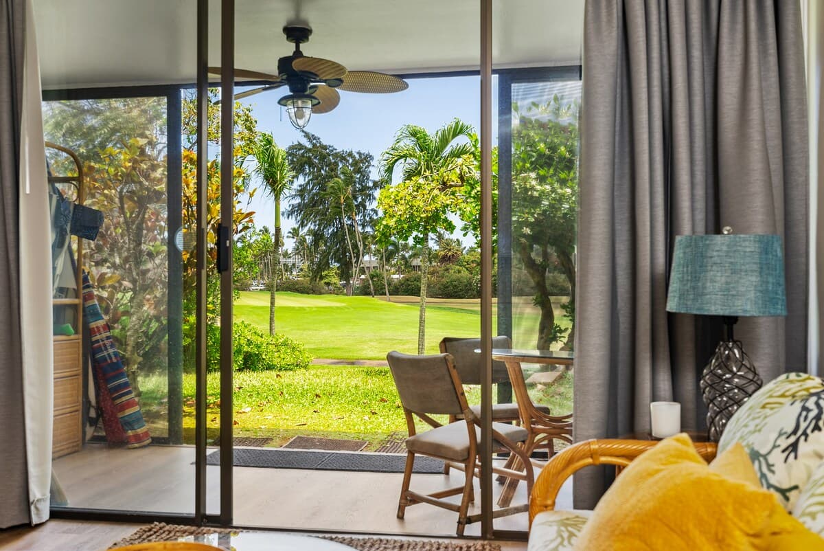 Condo in Kahuku · ★4.82 · 1 bedroom · 2 beds · 2 private baths - Photo 4