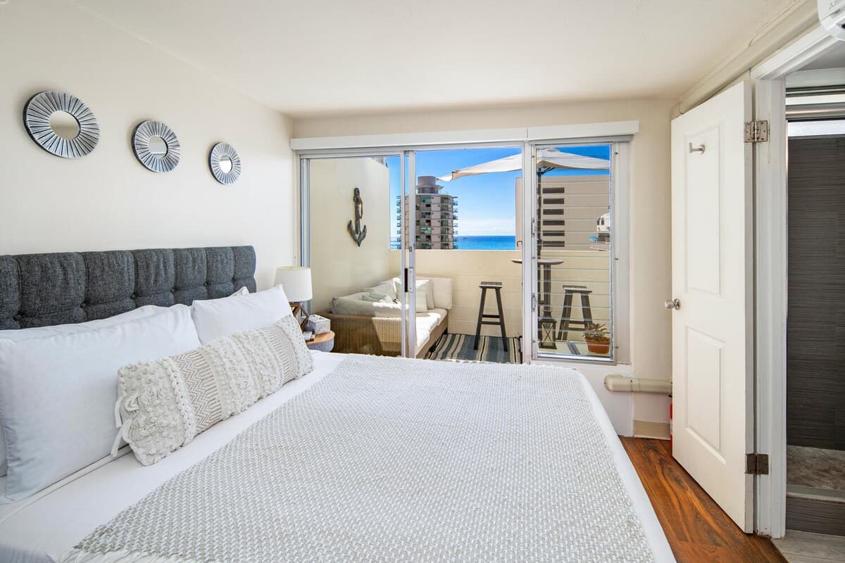 Ocean View Studio in Waikiki - Photo 1