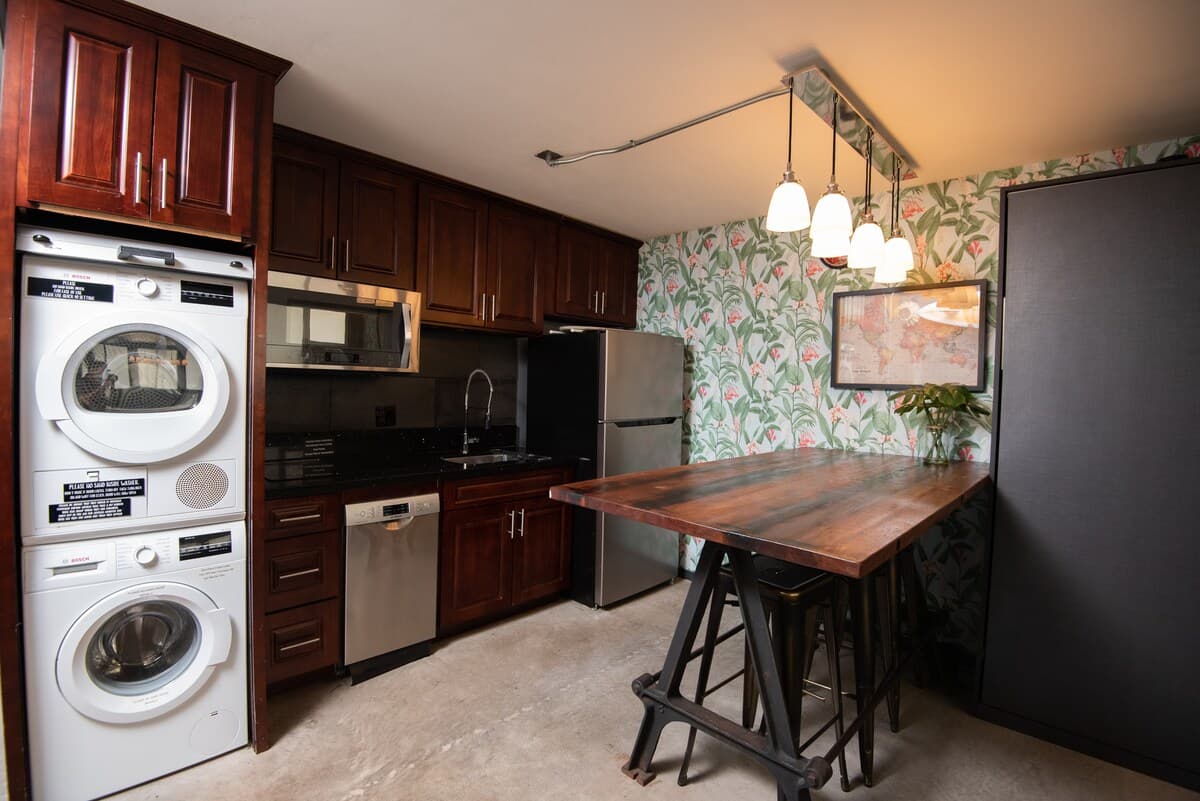 Modern Concept Shangri-La in the Heart of Waikiki - Photo 2