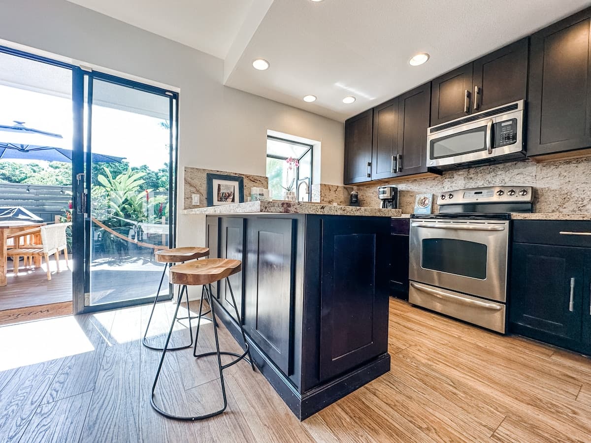 Townhouse in Lahaina · ★4.88 · 3 bedrooms · 4 beds · 2.5 private baths - Photo 5