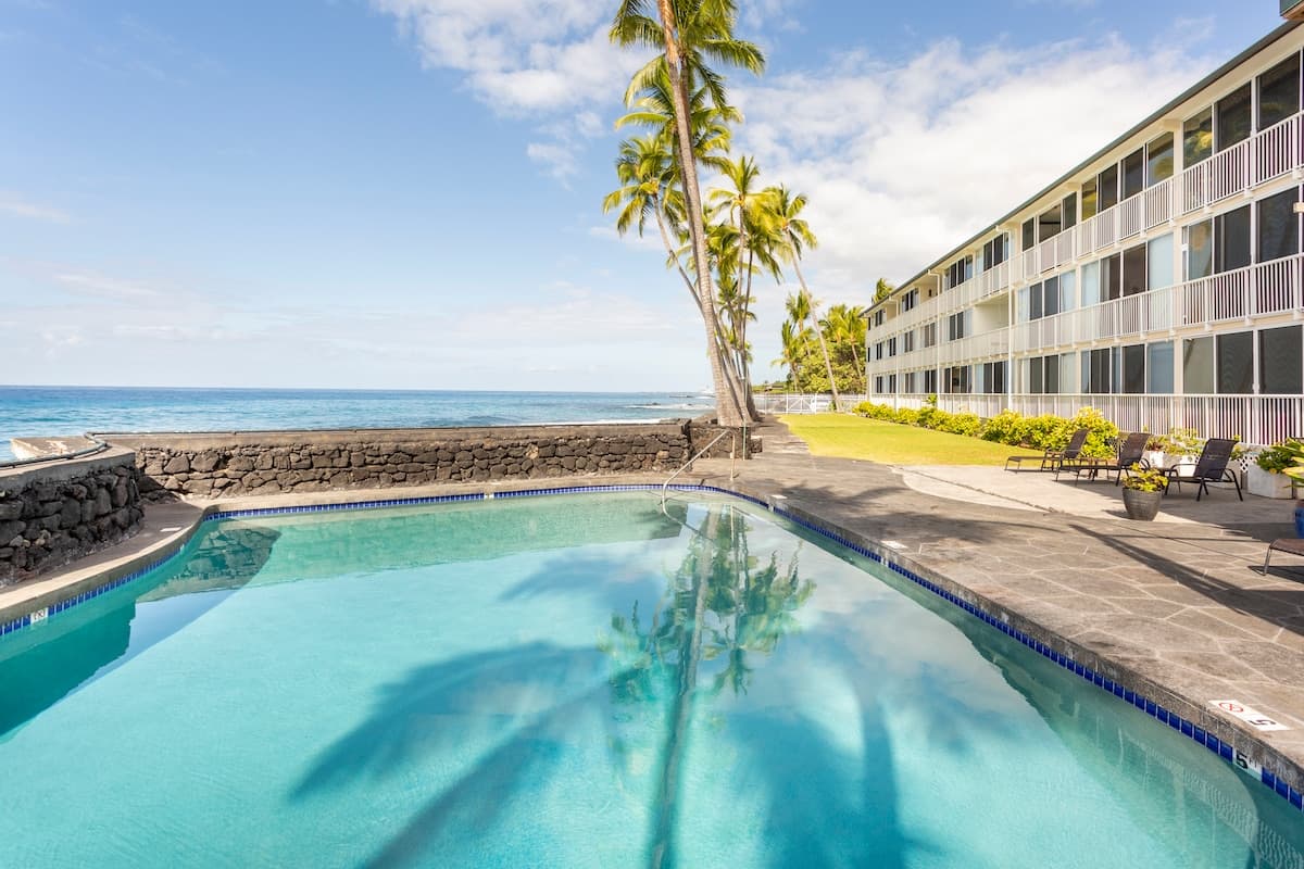 Condo in Kailua-Kona · ★4.8 · Studio · 1 bed · 1 bath - Photo 1