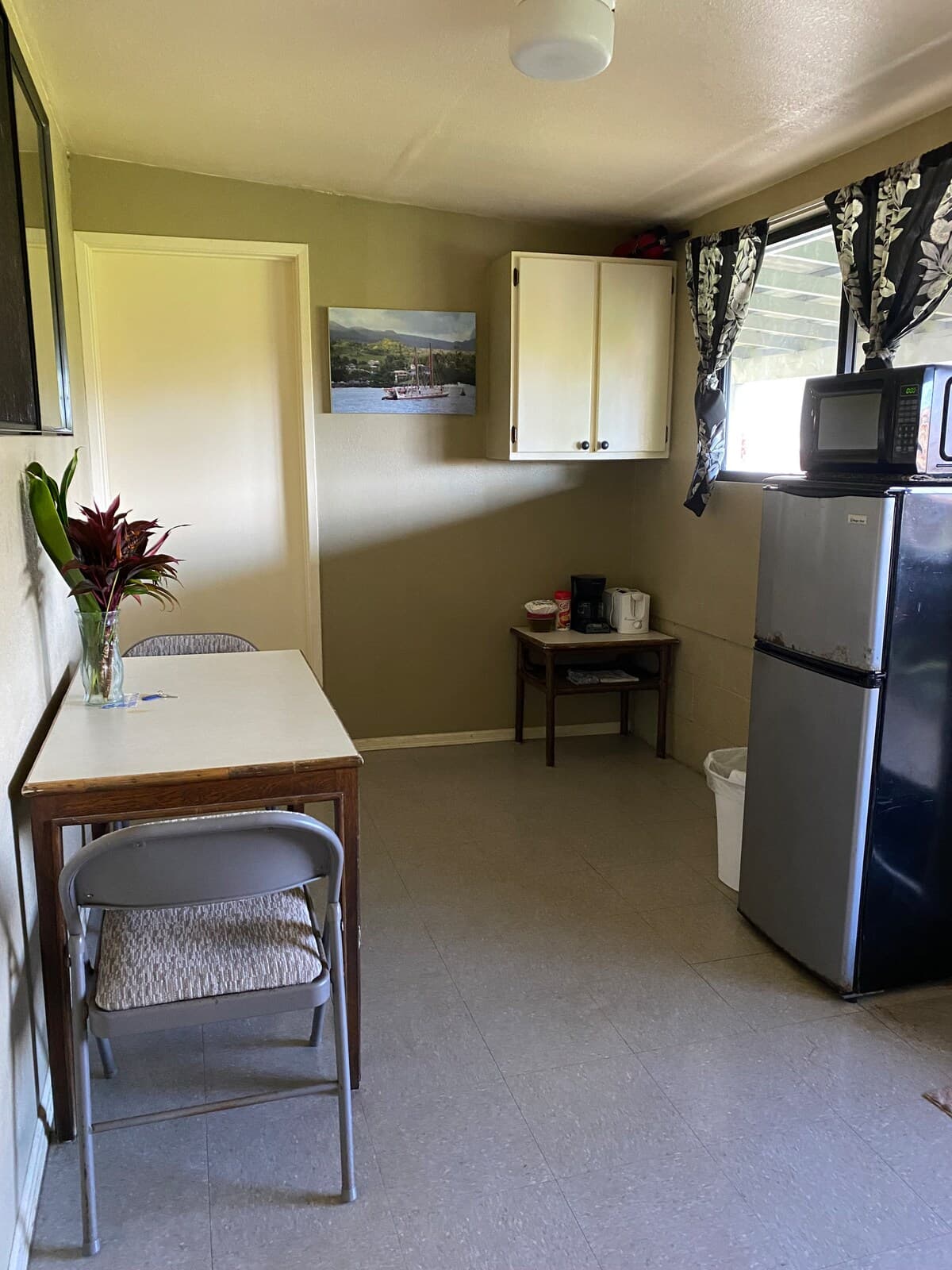 Home in Hana · ★4.69 · 3 bedrooms · 6 beds · 3 baths - Photo 5