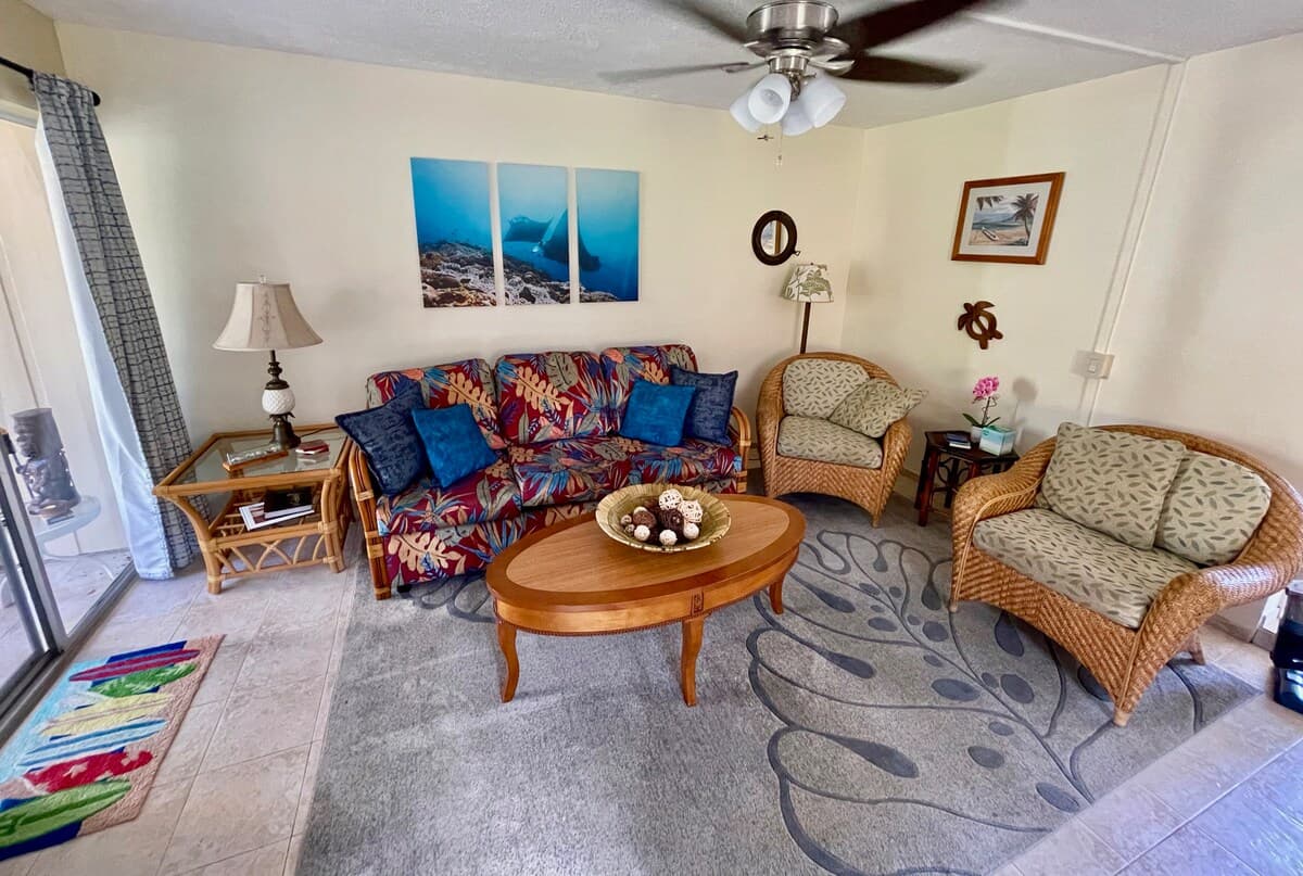 Townhouse in Kailua-Kona · ★4.88 · 2 bedrooms · 3 beds · 2 private baths - Photo 1