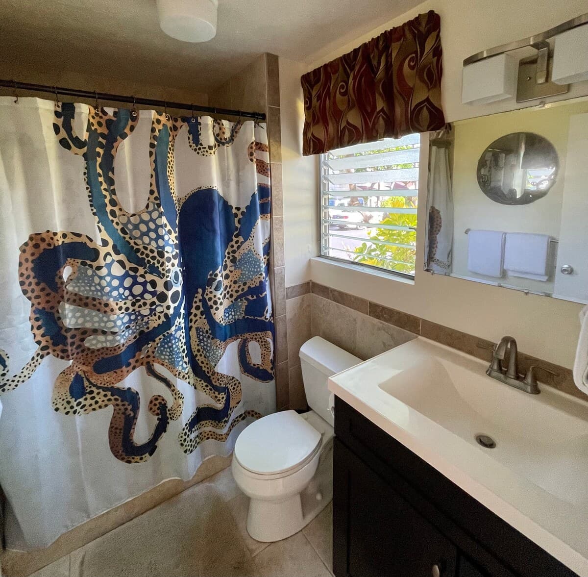 Townhouse in Kailua-Kona · ★4.88 · 2 bedrooms · 3 beds · 2 private baths - Photo 4