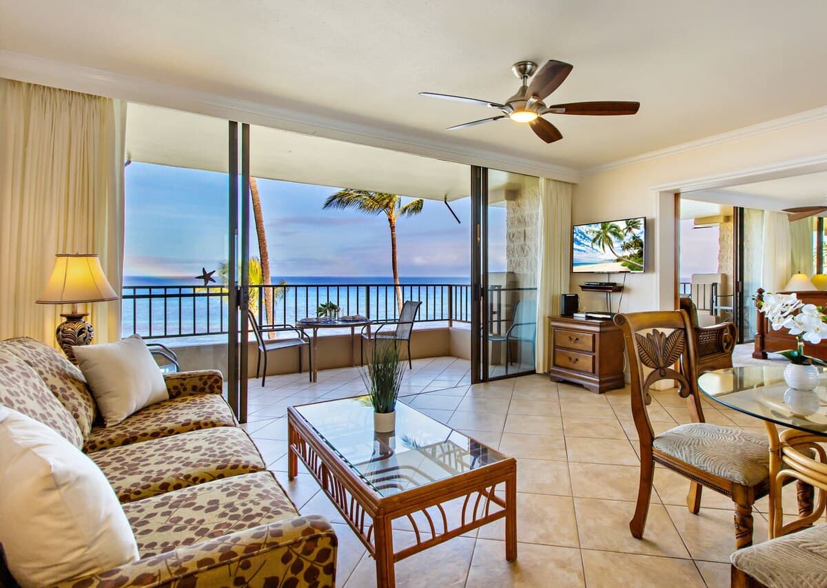 Condo in Lahaina · ★4.86 · 2 bedrooms · 2 beds · 2 baths - Photo 2