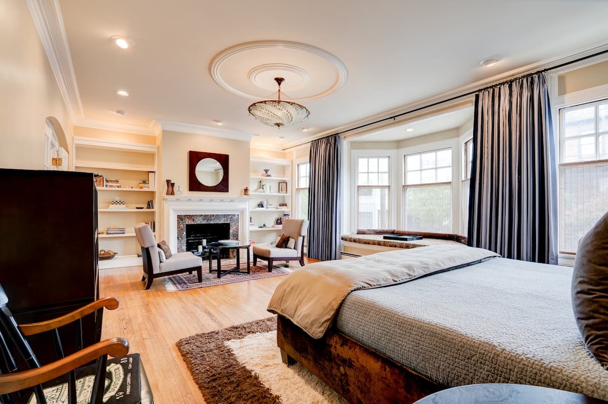 Private 1920s Suite, King Bed, Spa Bath - Photo 2