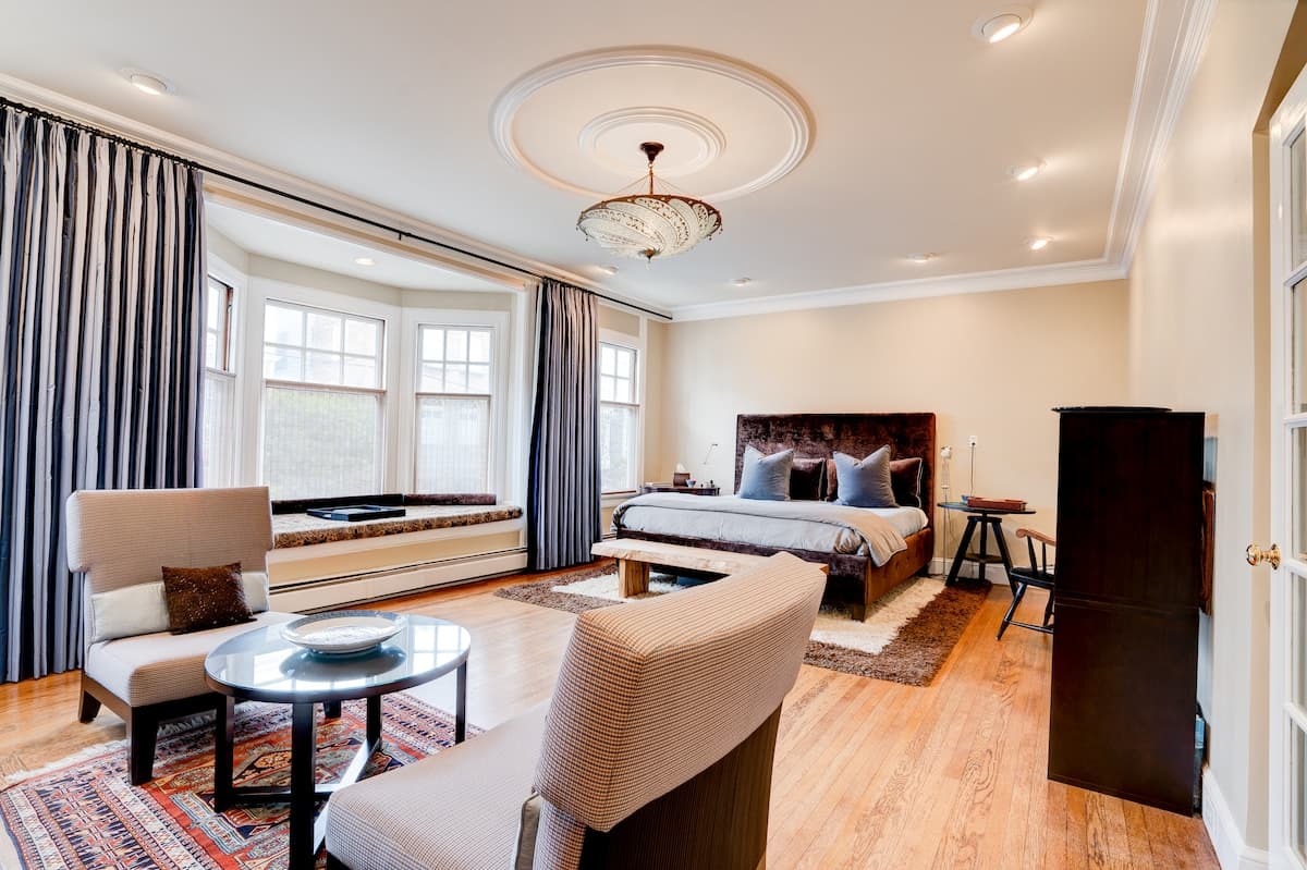 Private 1920s Suite, King Bed, Spa Bath - Photo 3