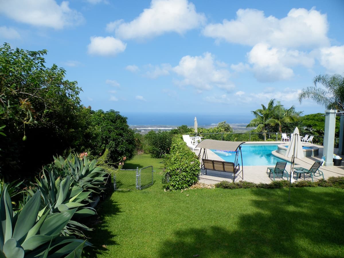 Home in Kailua-Kona · ★4.96 · 2 bedrooms · 3 beds · 1.5 baths - Photo 2