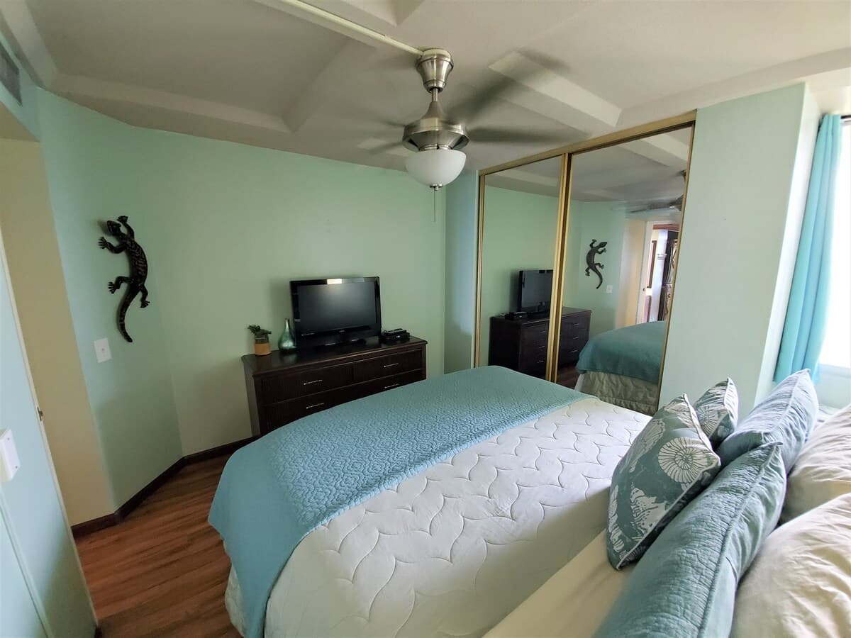 Condo in Waianae · ★4.92 · 1 bedroom · 2 beds · 1 private bath - Photo 1