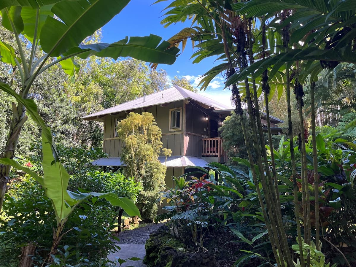 Romantic Hamoa Bay Bungalow - Photo 1