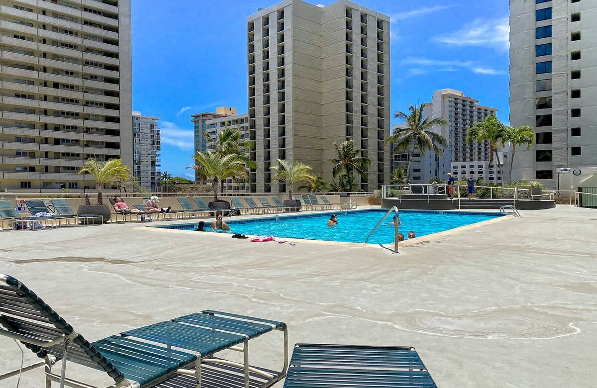 Condo in Honolulu · ★4.9 · 1 bedroom · 2 beds · 1 private bath - Photo 1