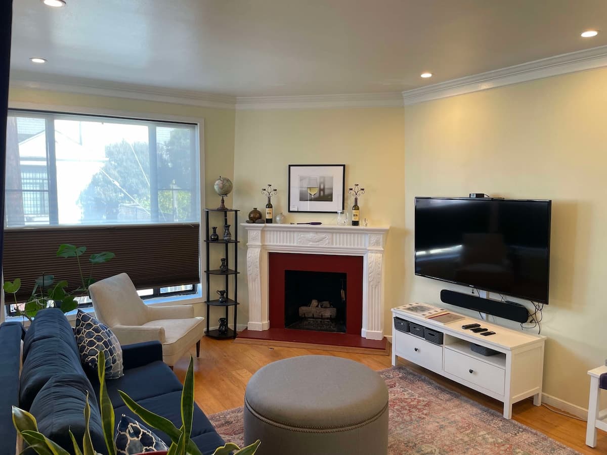 Garage + Spacious 2BR near UCSF Mission Bay & BART - Photo 1