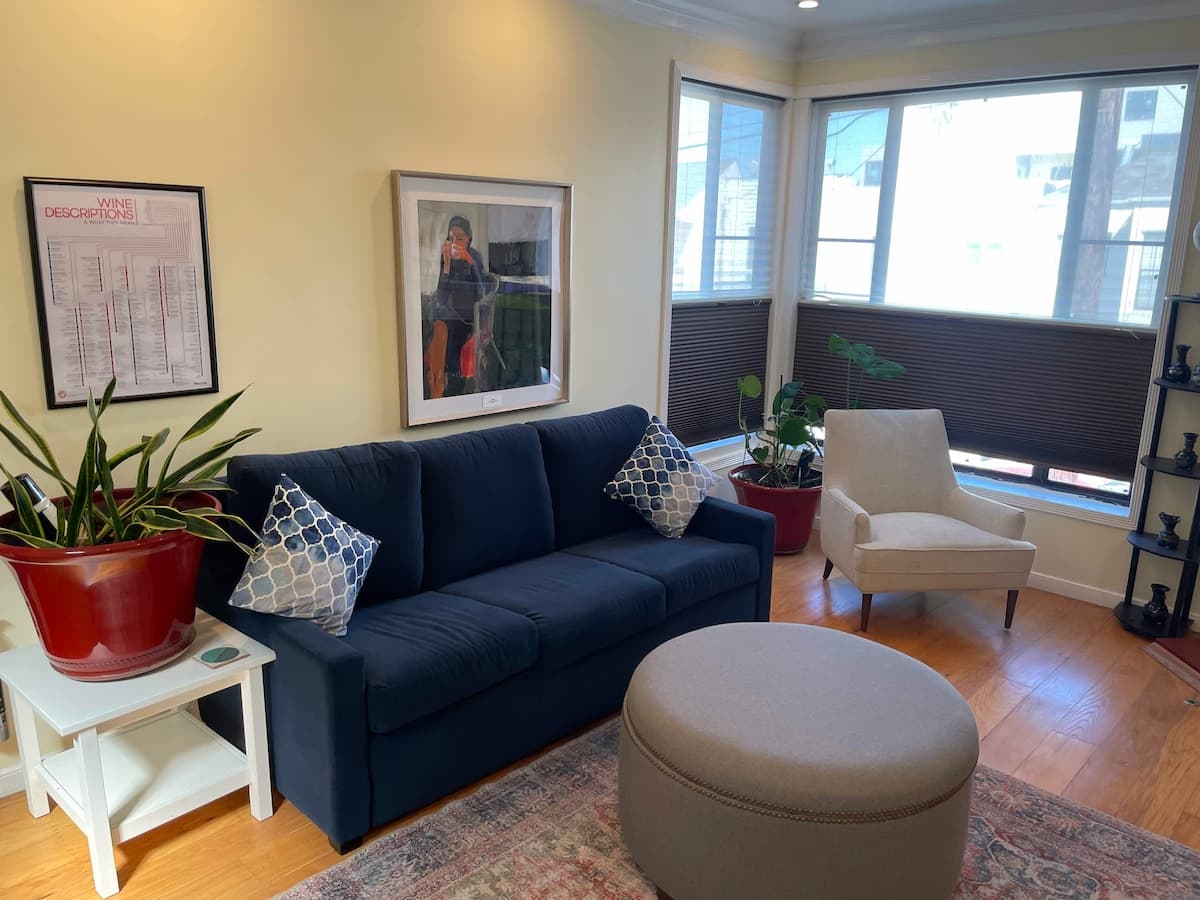 Garage + Spacious 2BR near UCSF Mission Bay & BART - Photo 2