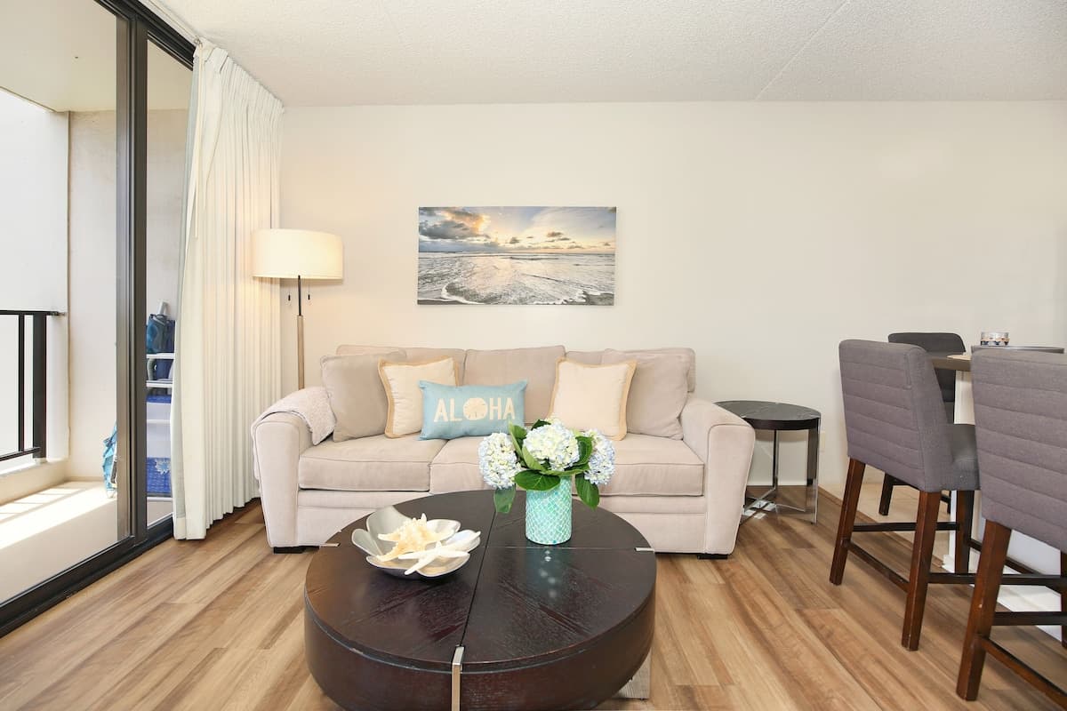 Condo in Honolulu · ★4.63 · 1 bedroom · 2 beds · 1 private bath - Photo 3