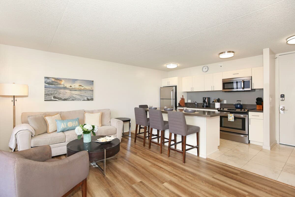 Condo in Honolulu · ★4.63 · 1 bedroom · 2 beds · 1 private bath - Photo 5